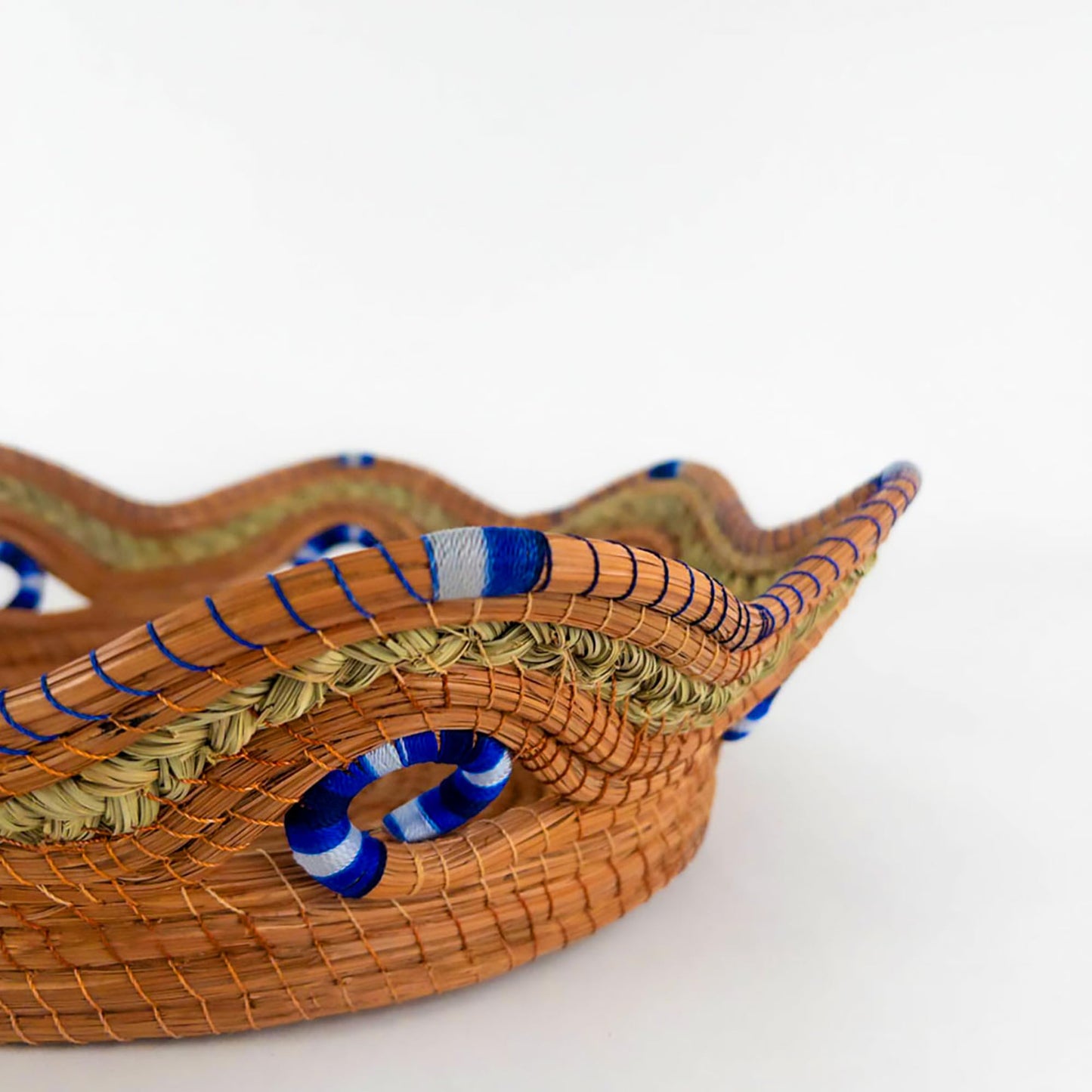 Fruit/Bread Basket, 12-inch Handmade Pine Needle Basket, Includes a Microwave-Safe Kitchen Towel | Made in Mexico (Purple)